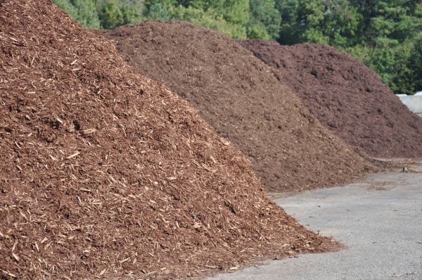 Brown Mulch Delivery in Redford